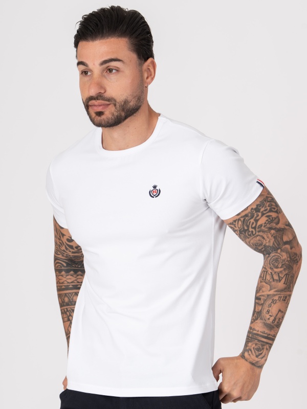 T-SHIRT SMK LOGO. BORDADO